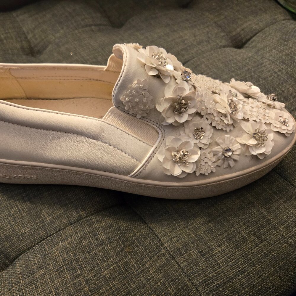 Michael Kors 10.5  Floral Heaven  White Wedge Slip- On Leather Flower Sparkle